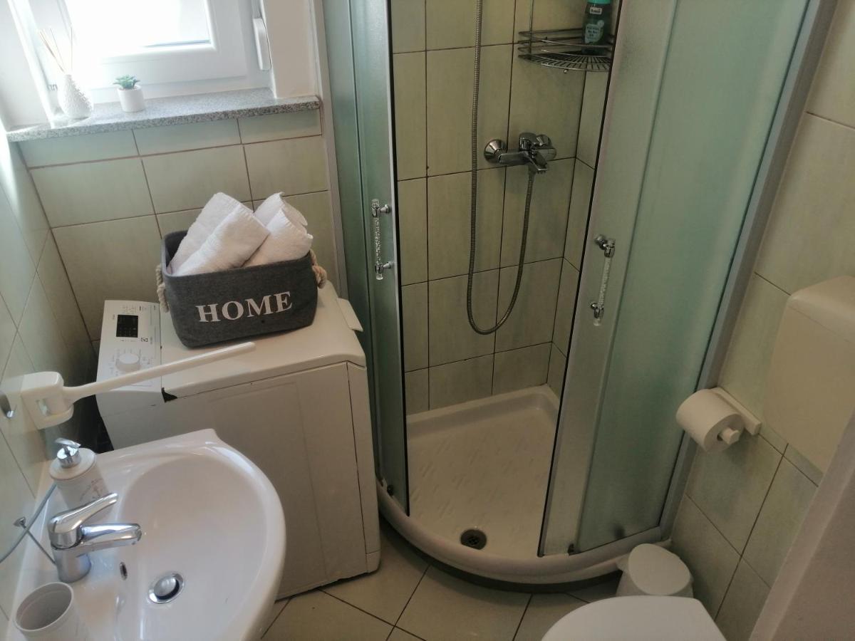 City Center Apartment Dora Пула Экстерьер фото